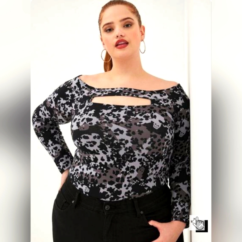 LoveSick Cold Shoulder Keyhole Tee - Super Soft Black Hiding Skulls